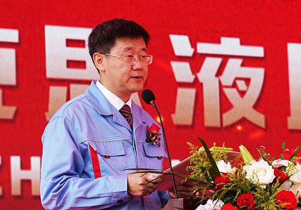 随后,公司总裁姚广山向大家作赛克思液压嘉兴项目介绍,嘉兴新工厂